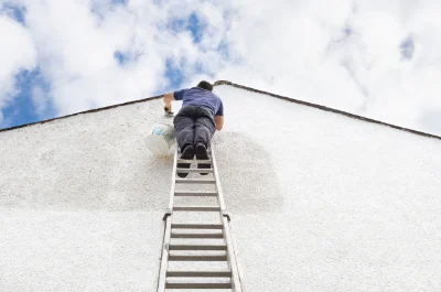Peinture extérieure à Guiche — façades et ravalement